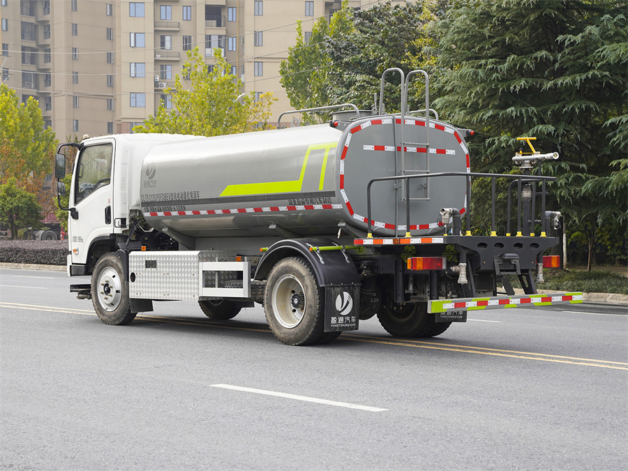 |L(fng)A8Դˮ܇(ch)-|L(fng)8.5늄(dng)ˮ܇(ch)